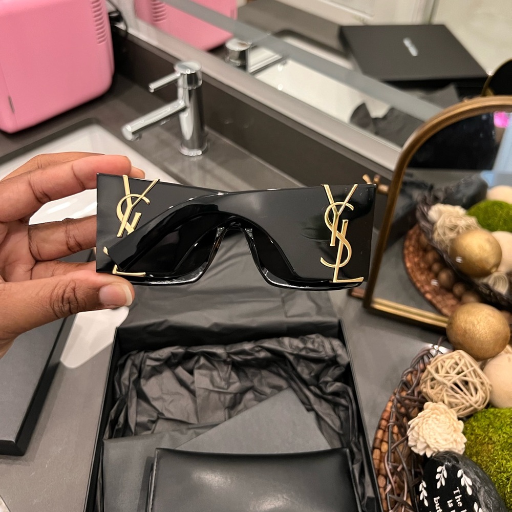YSL BLAZE OVERSIZED CAT EYE SUNGLASSES ‼️